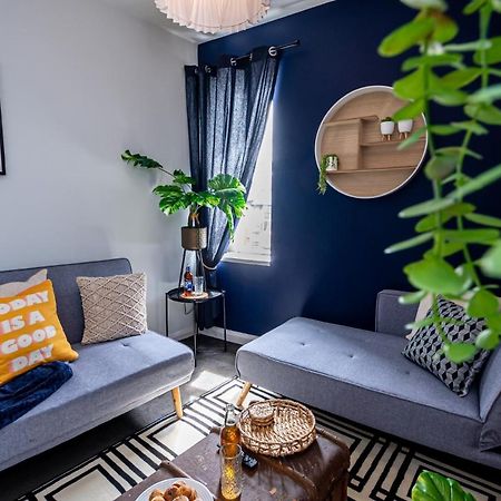 Flat 5, Super King Bed, Free Parking, Workspace, Free Wi-Fi Nottingham Bagian luar foto