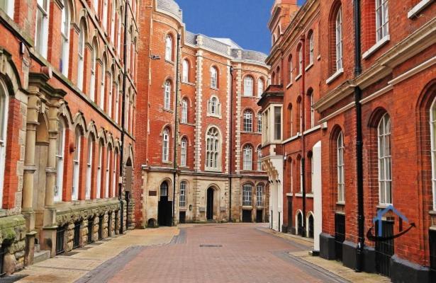 Flat 5, Super King Bed, Free Parking, Workspace, Free Wi-Fi Nottingham Bagian luar foto