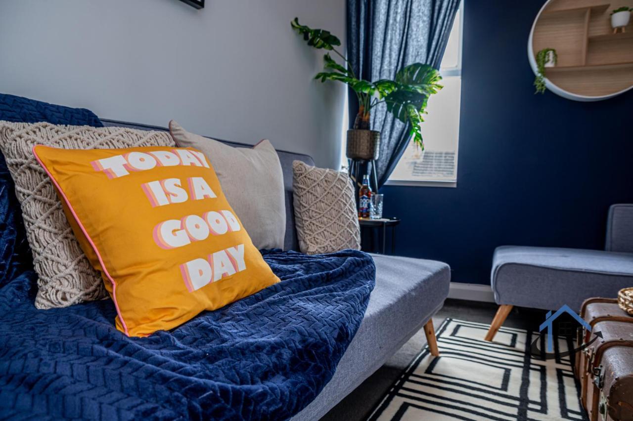 Flat 5, Super King Bed, Free Parking, Workspace, Free Wi-Fi Nottingham Bagian luar foto