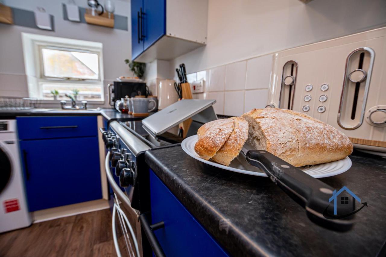 Flat 5, Super King Bed, Free Parking, Workspace, Free Wi-Fi Nottingham Bagian luar foto